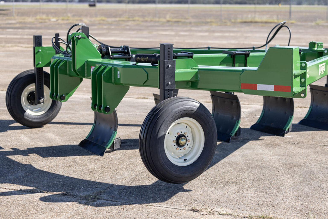 Harrell Ag On-Land Switch Plow 6508 HD wheel and axle assembly detail