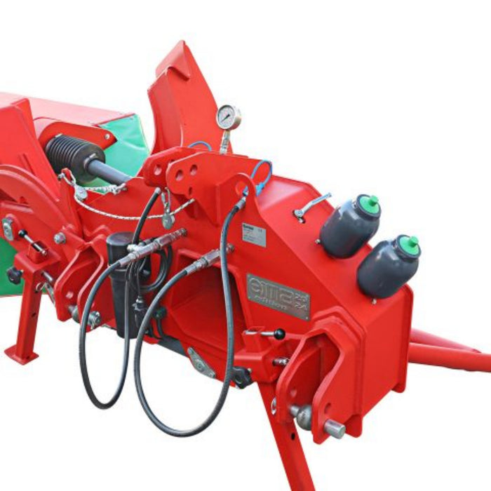 Hydraulic hoses and PTO connection area on Enorossi DMP mower conditioner