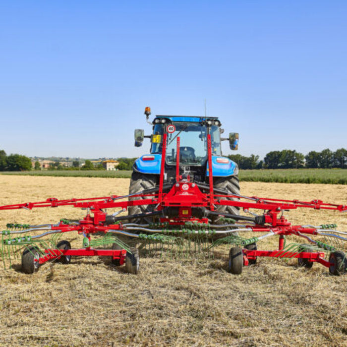 Enorossi ENODUO 610 double rotor rake rear view during hay raking